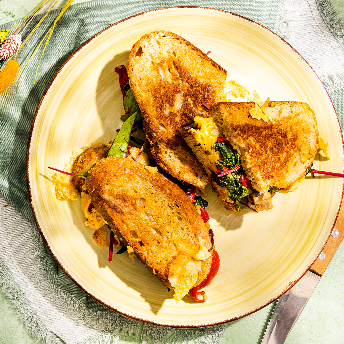 Panini met geroosterde paprika, Beemster 48+ Extra Oud
