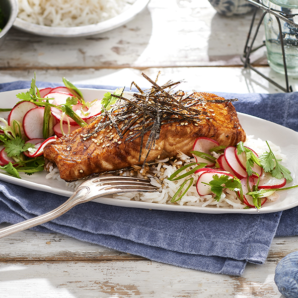 Zalm met nori en radijssalade