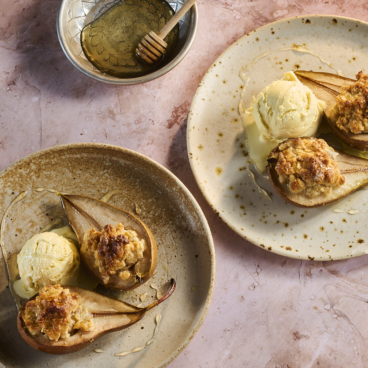 Geroosterde peren met granola