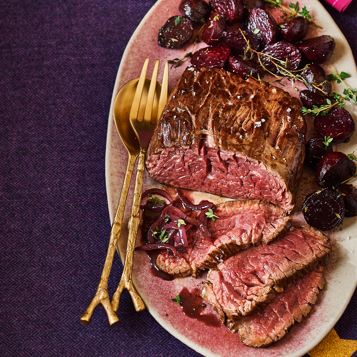 Bavette met sjalottensaus en geroosterde bietjes