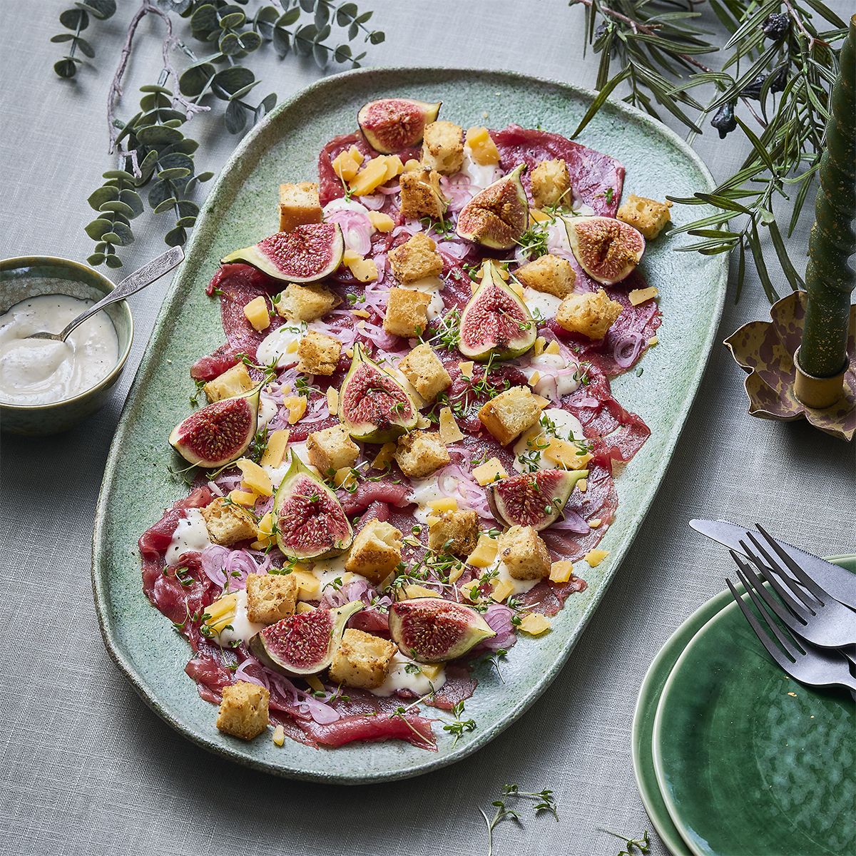 Carpaccio met vijgen en pittige mayo
