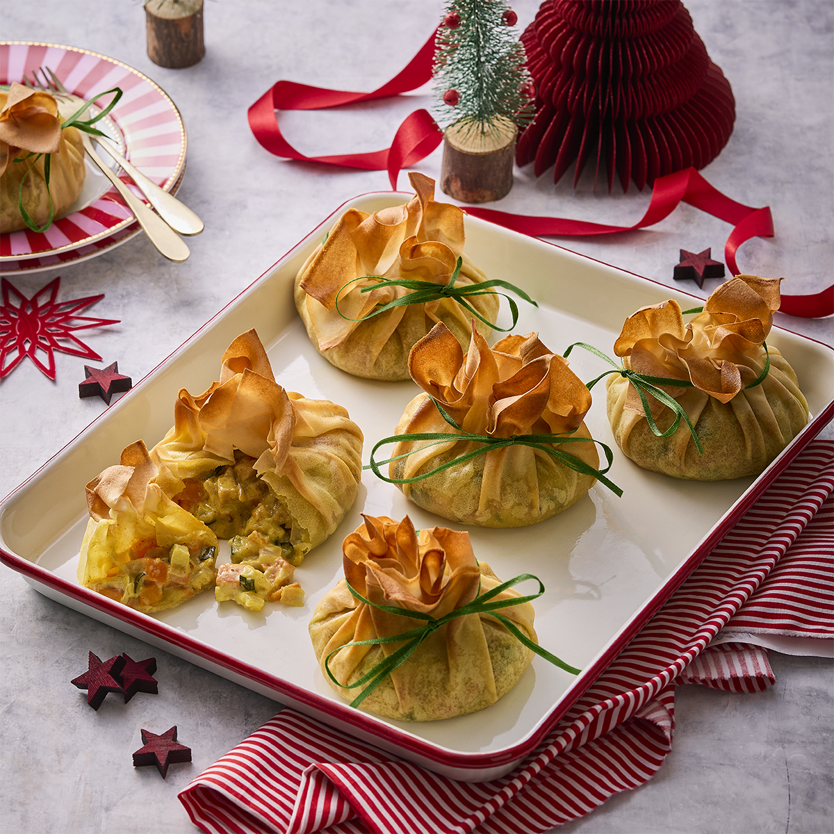 Filodeegpakketjes met vegakipstoof