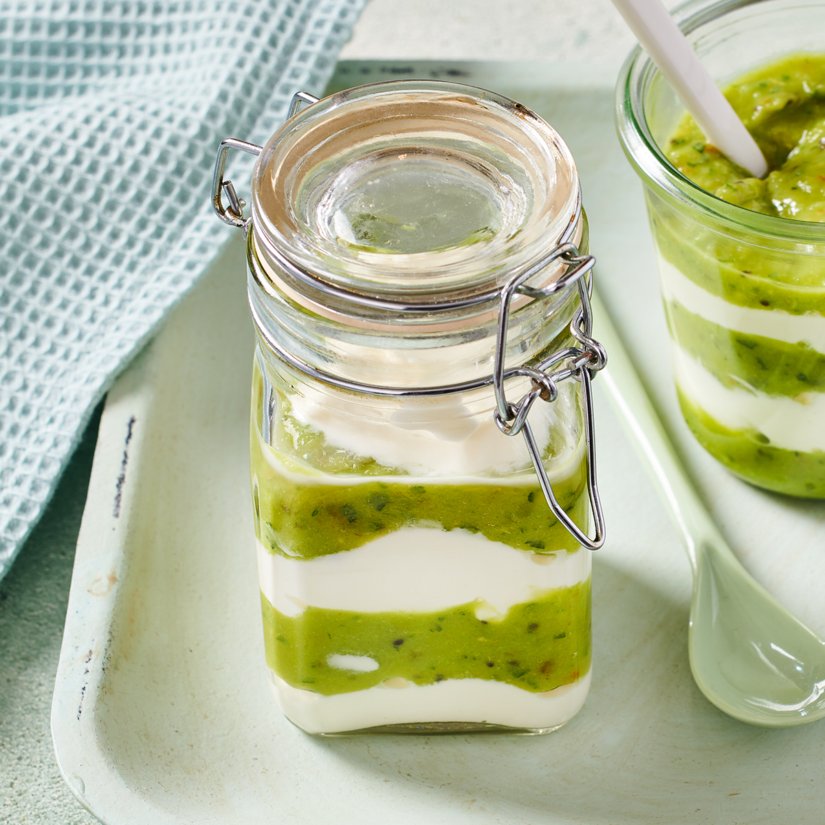 Yoghurt en kiwi