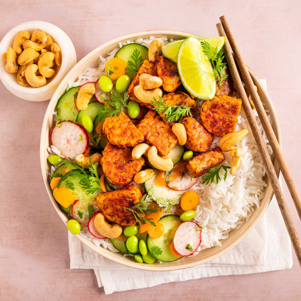 Gemarineerde tempeh met gezuurde groente