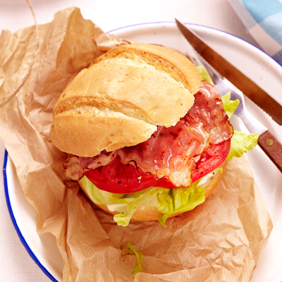 BLT bol – Italiaanse bol met bacon, sla en tomaat
